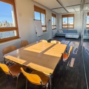 Glasraum, 25m2 (Workspace & Sofa)