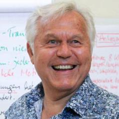 Fachdozent Dr. Gunther Schmidt